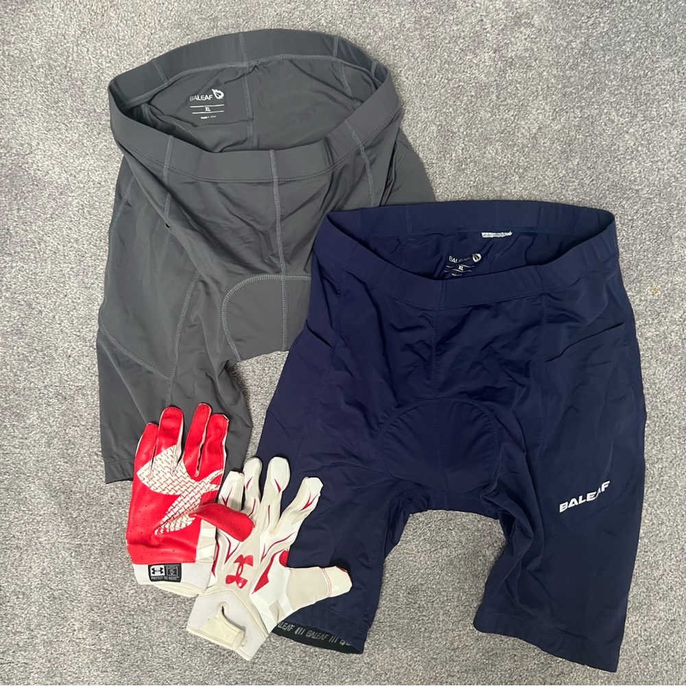 Baleaf Men's Cycling Shorts size XL - Navy and Gray with Under Armour Gloves